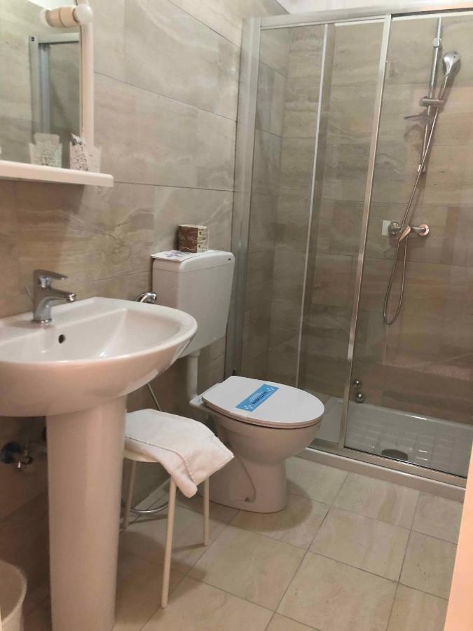 ביביונה Hotel Adriatico מראה חיצוני תמונה