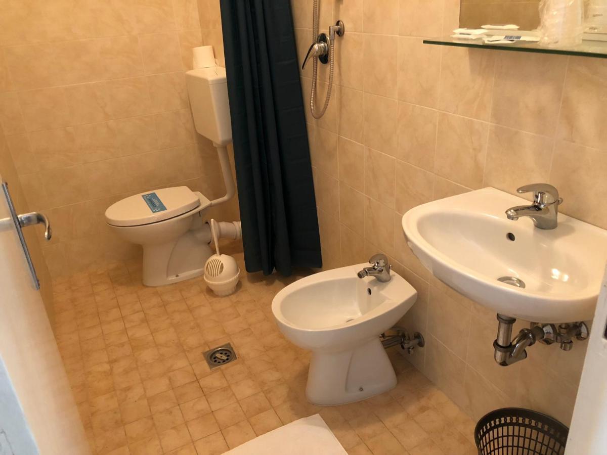 ביביונה Hotel Adriatico מראה חיצוני תמונה