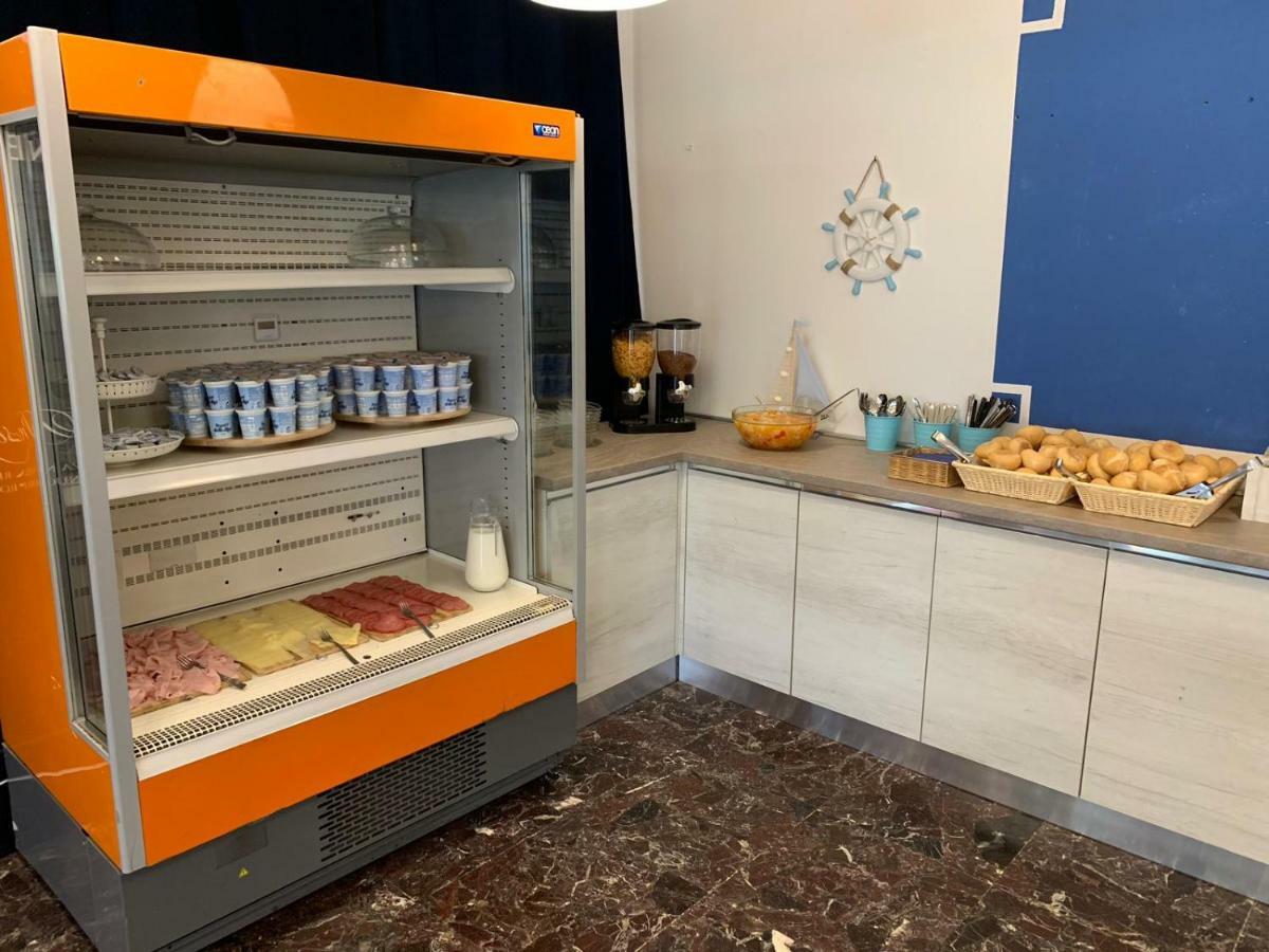 ביביונה Hotel Adriatico מראה חיצוני תמונה